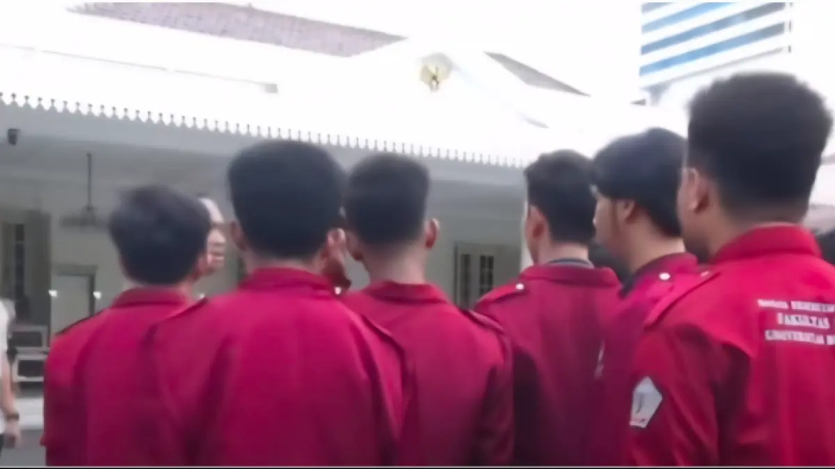 15 Mahasiswa yang Menggelar Aksi Demo di Kawasan Patung Kuda Diterima Audiensi oleh Gibran di Istana Wapres - Image