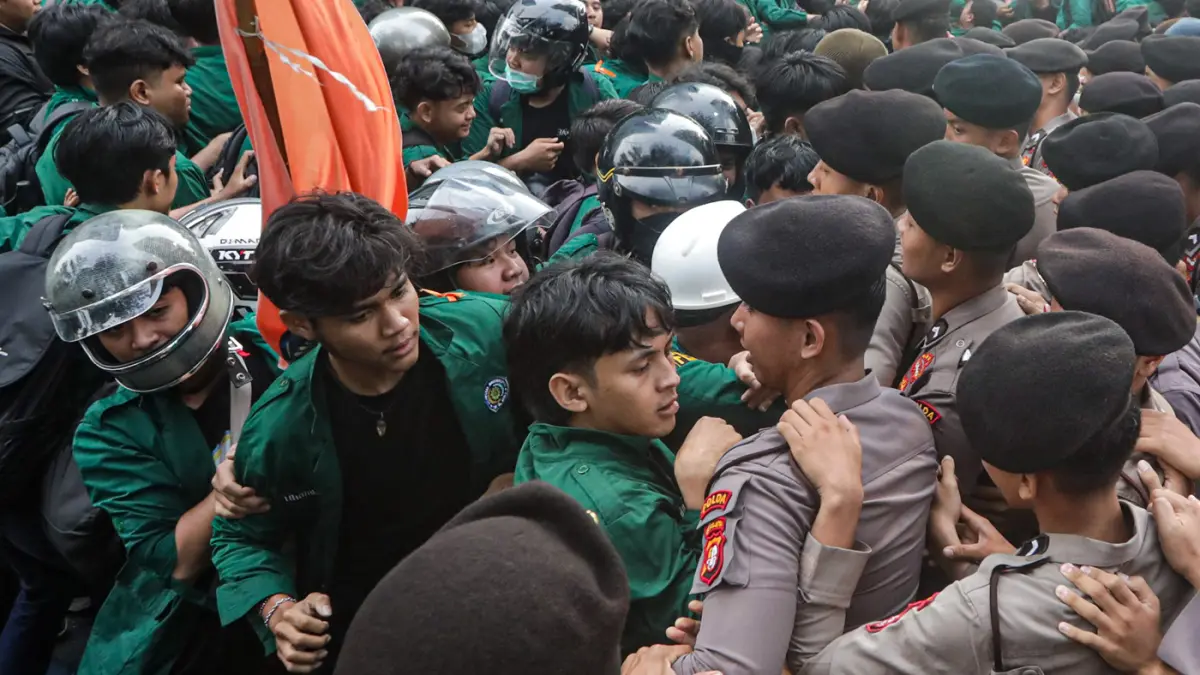 Aksi Mahasiswa Kembali Di Blokade Polisi - Image