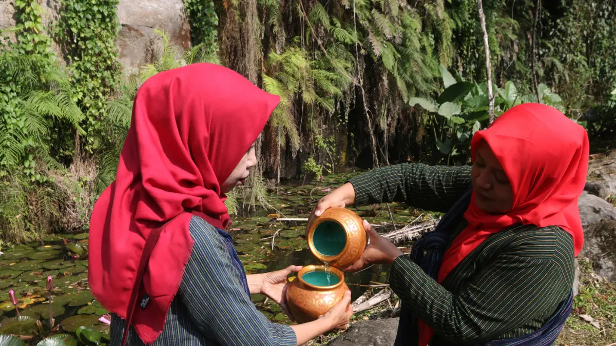 Tradisi Pengambilan Tujuh Sumber Mata Air - Image