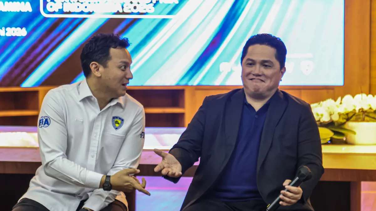 Menpora Erick Thohir (kanan) dan Ketua Umum Ikatan Motor Indonesia Moreno Soeprapto (kiri) menyampaikan keterangan pers pada Launching Ceremony MotoGP Pertamina Grand Prix of Indonesia 2026 di Sarinah, Jakarta, Kamis (18/06/2026). (Hanung Hambara/Jawa Pos