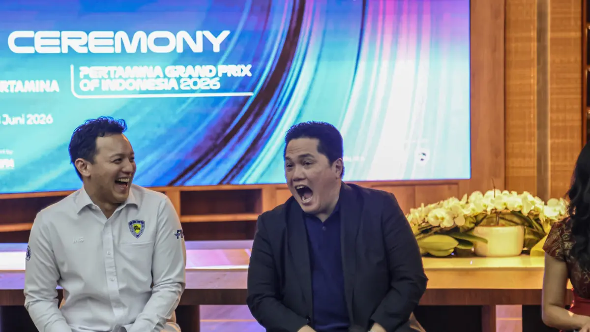 Menpora Erick Thohir (kanan) dan Ketua Umum Ikatan Motor Indonesia Moreno Soeprapto (kiri) menyampaikan keterangan pers pada Launching Ceremony MotoGP Pertamina Grand Prix of Indonesia 2026 di Sarinah, Jakarta, Kamis (18/06/2026). (Hanung Hambara/Jawa Pos