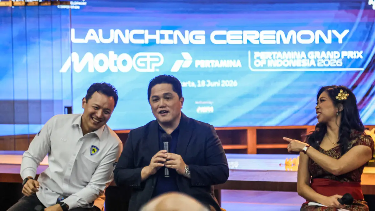 Menpora Erick Thohir (tengah) menyampaikan keterangan pers pada Launching Ceremony MotoGP Pertamina Grand Prix of Indonesia 2026 di Sarinah, Jakarta, Kamis (18/06/2026). (Hanung Hambara/Jawa Pos)