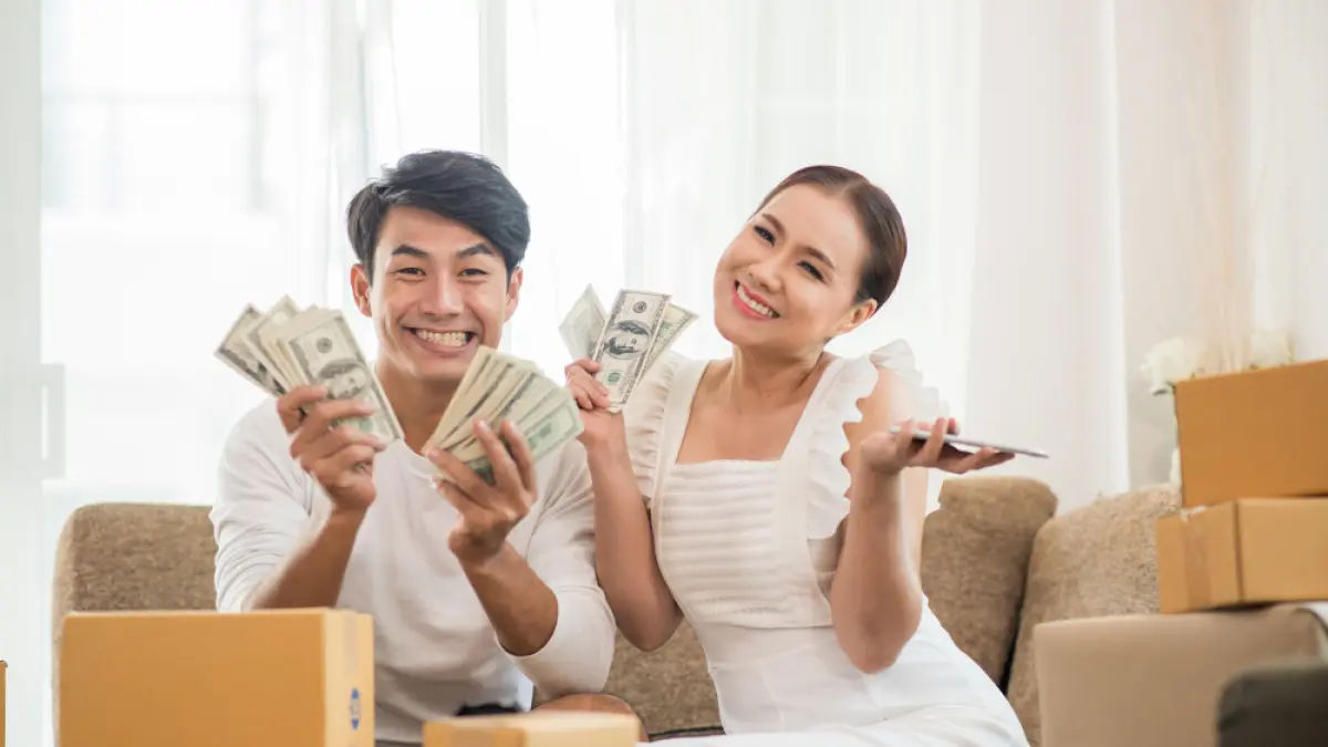 weton terbaik yang diramalkan kaya raya setelah menikah menurut primbon jawa./Magnific/ jcomp - Image