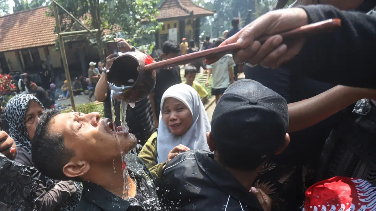 Ruwat Agung Patirtan Dan Pesan Tolak Tambang - Image
