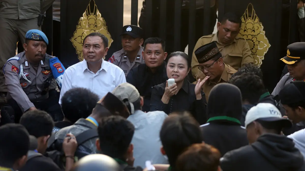 Gelombang protes mahasiswa terus terjadi di berbagai daerah, salah sarunya di Kota Mojokerto, Jawa Timur, Senin (22/6/2026). (Sofan/ Jawa Pos Radar Mojokerto)