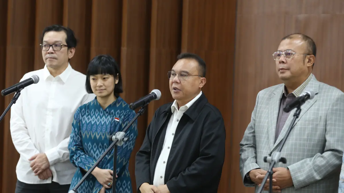 Konferensi Pers DPR Terkait Penurunan Potongan Komisi Layanan Ojek Online - Image
