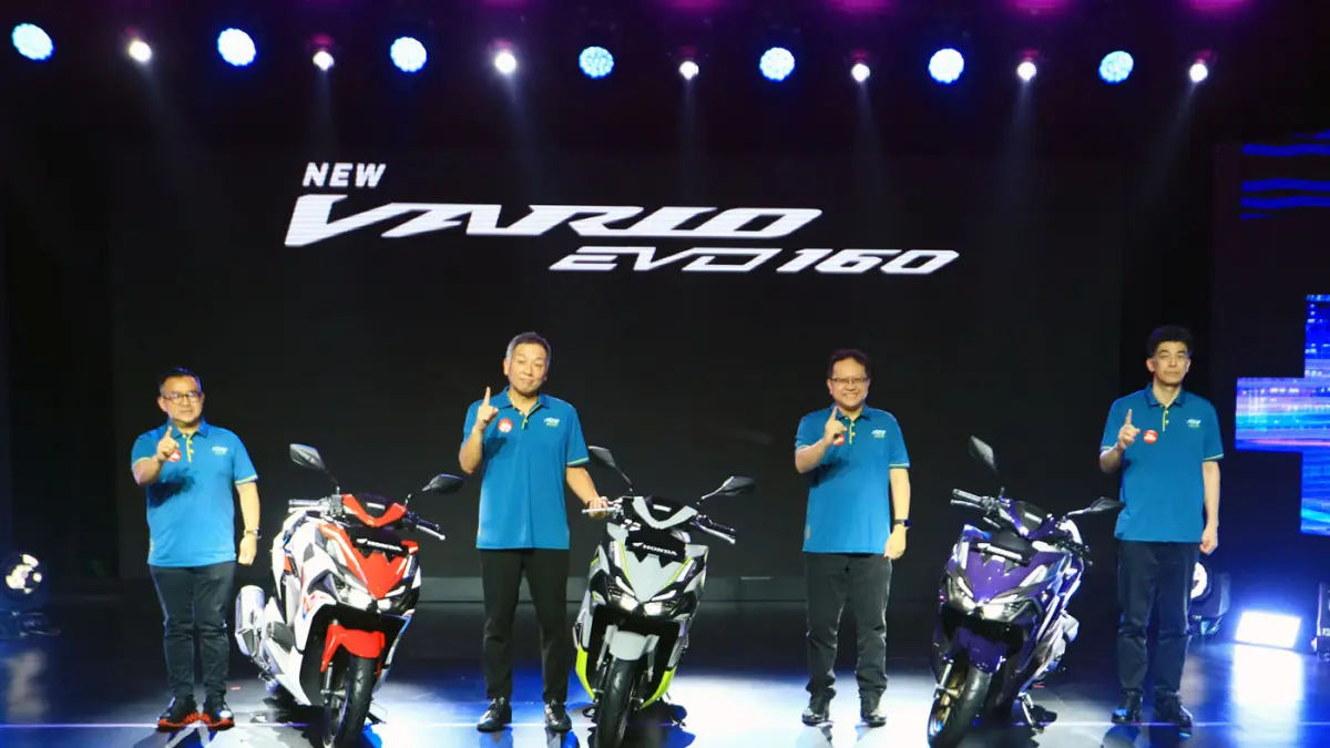 President Director AHM Yuichi Shimizu bersama Executive Vice President Director Thomas Wijaya, Marketing Director Octavianus Dwi dan Marketing Director Naoki Kajino.