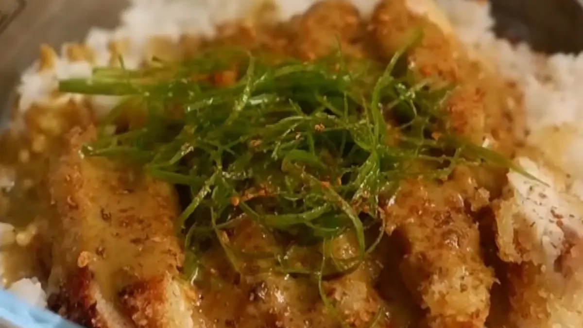 Potret chicken katsu crispy dan juicu dengan teknik brining. (Sumber: instagram.com/@leyosatria_) - Image