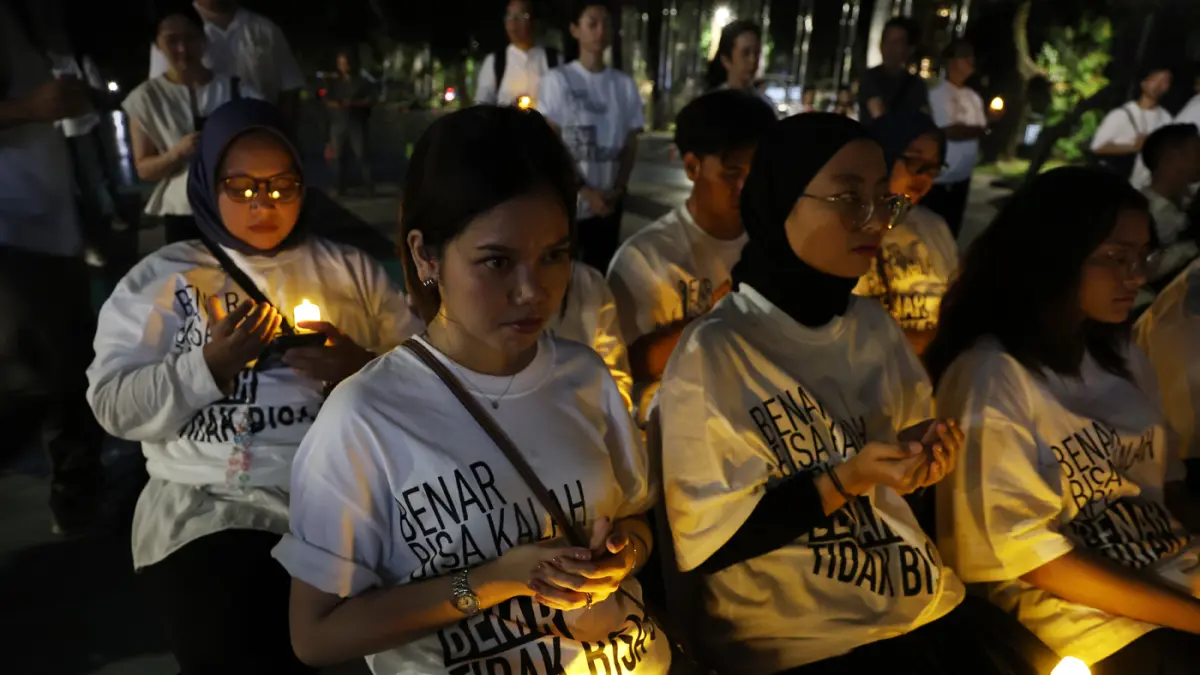 Keluarga dan kerabat Mantan Mendikbudristek Nadiem Makarim menggelar doa bersama di Taman Menteng, Jakarta Pusat, Jumat (26/6/2026). (Dery Ridwansah/ JawaPos.com)