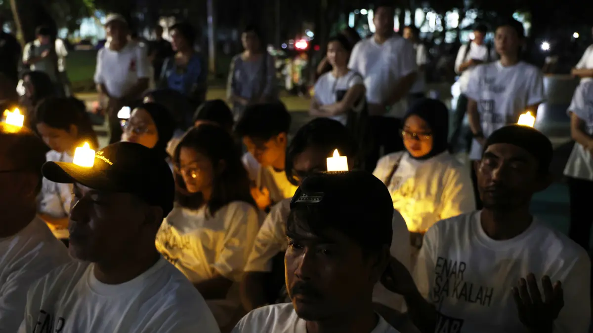 Keluarga dan kerabat Mantan Mendikbudristek Nadiem Makarim menggelar doa bersama di Taman Menteng, Jakarta Pusat, Jumat (26/6/2026). (Dery Ridwansah/ JawaPos.com)