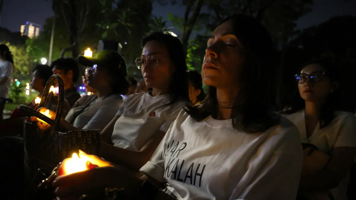 Keluarga dan kerabat Mantan Mendikbudristek Nadiem Makarim menggelar doa bersama di Taman Menteng, Jakarta Pusat, Jumat (26/6/2026). (Dery Ridwansah/ JawaPos.com)
