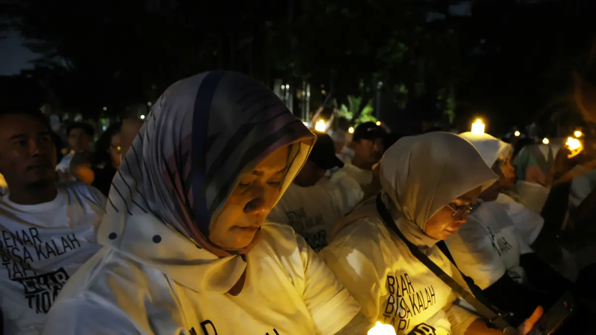 Keluarga dan kerabat Mantan Mendikbudristek Nadiem Makarim menggelar doa bersama di Taman Menteng, Jakarta Pusat, Jumat (26/6/2026). (Dery Ridwansah/ JawaPos.com)