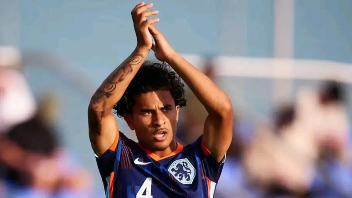 Profil Rivas Manuhutu, Bek Kiri Berdarah Indonesia yang Tampil Menjanjikan Bersama PSV U-19 - Image