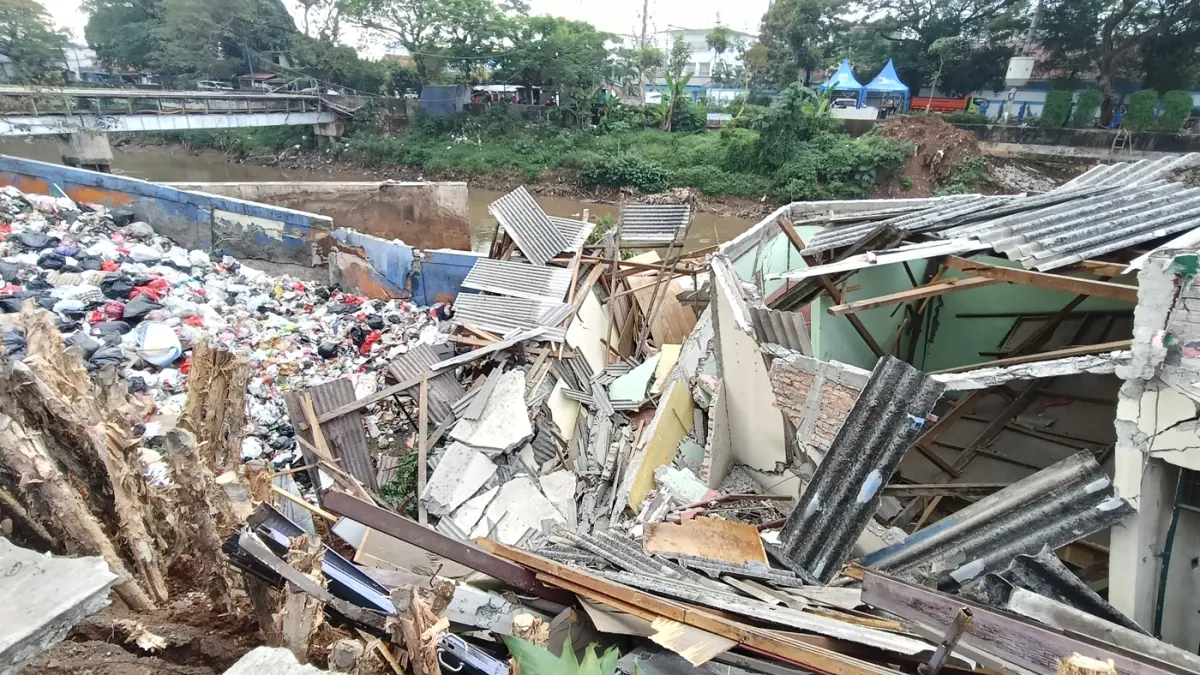 Tanah Longsor di Bendungan Hilir - Image