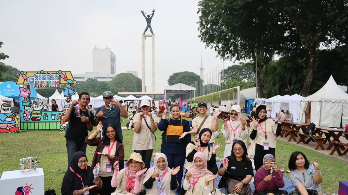Olavina Harahap, Director of Communications DANA Indonesia foto bersama para finalis SisBerdaya dan DisBerdaya 2026