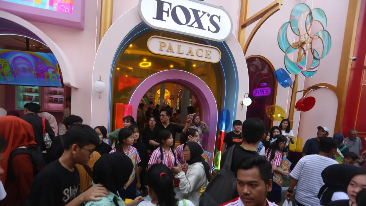 Sejumlah pengunjung memadati Jakarta Fair Kemayoran (JFK) 2026 di JIExpo, Jakarta. (Dery Ridwnsah/ JawaPos.com)