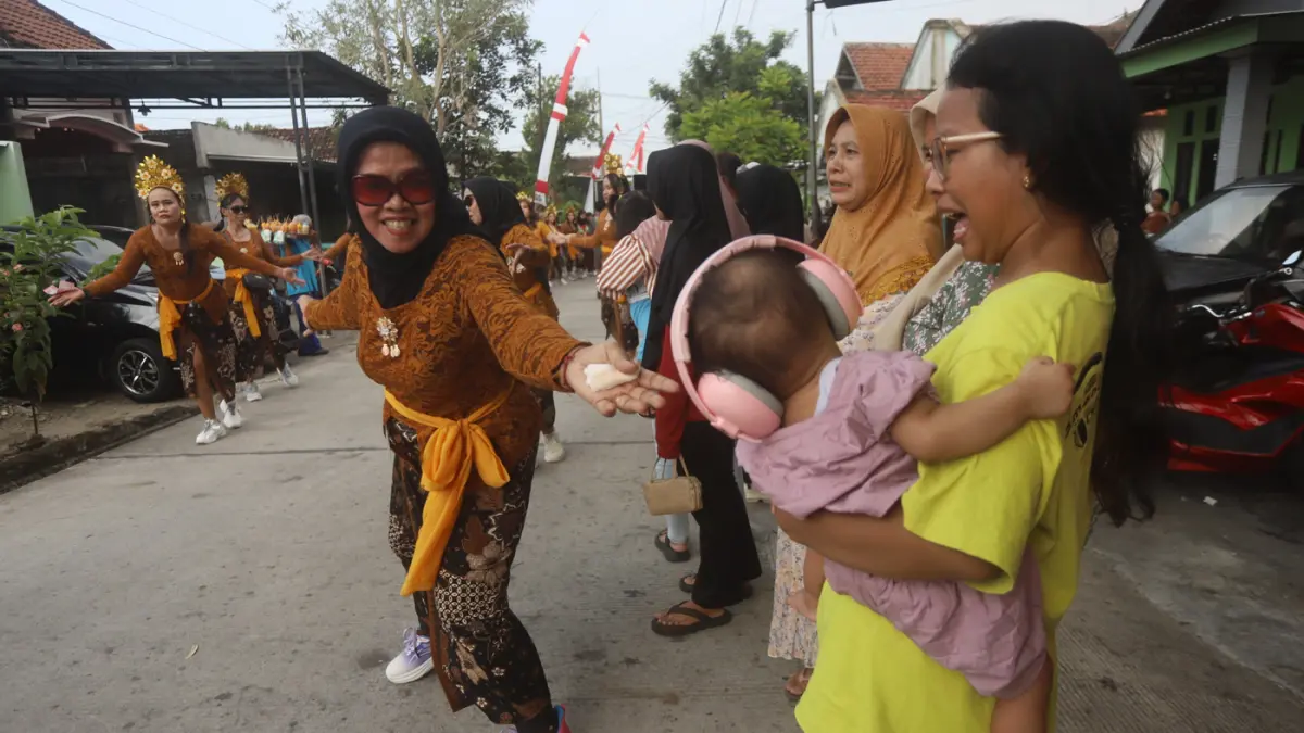 tradisi tahunan Sedekah Bumi pada Sabtu siang (27/6/2026). (Sofan/ Jawa Pos Radar Mojokerto)