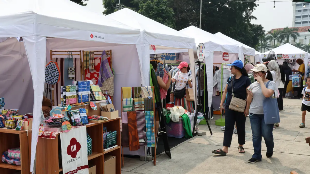 Pengunjung beraktivitas dalam acara Semasa Piknik di Taman Lapangan Banteng, Jakarta Pusat, Sabtu (28/6/2026). (Dery Ridwansah/ JawaPos.com)