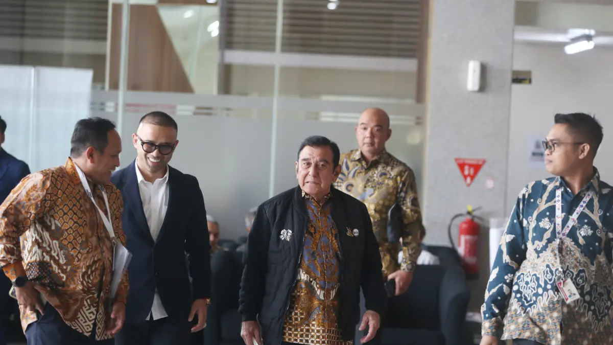 Ketua Umum Pemuda Pancasila Japto Soerjosoemarno menjalani pemeriksaan di Gedung Merah Putih KPK, Jakarta, Selasa (10/3/2026). (Dery Ridwansah/ JawaPos.com)