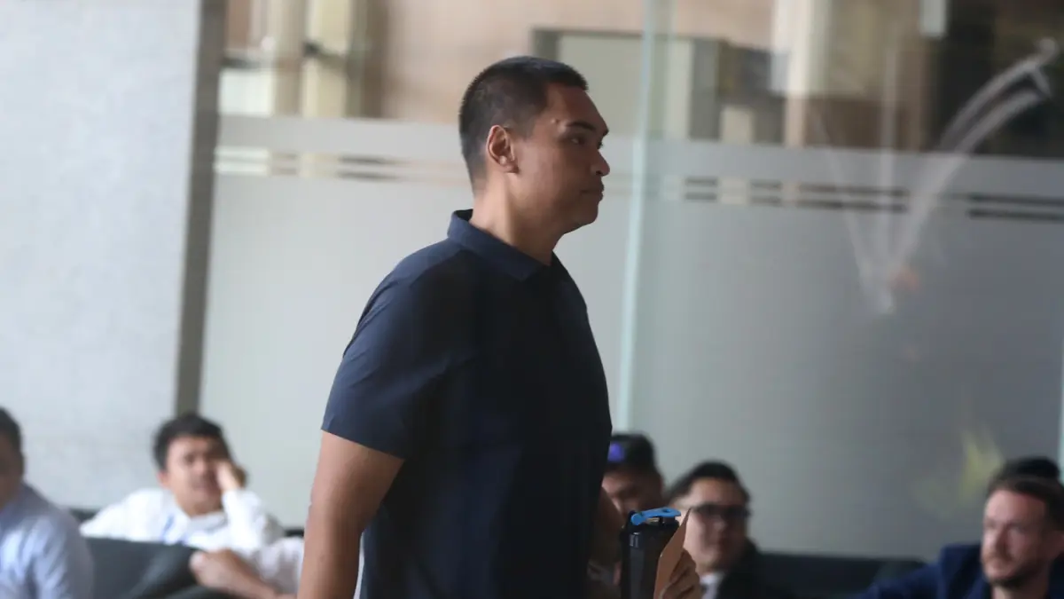 Menteri Pemuda dan Olahraga periode 2023-2025 Ario Bimo Nandito Ariotedjo menjalani pemeriksaan di Gedung Merah Putih KPK, Jakarta, Selasa (30/6/2026). (Dery Ridwansah/ JawaPos.com)