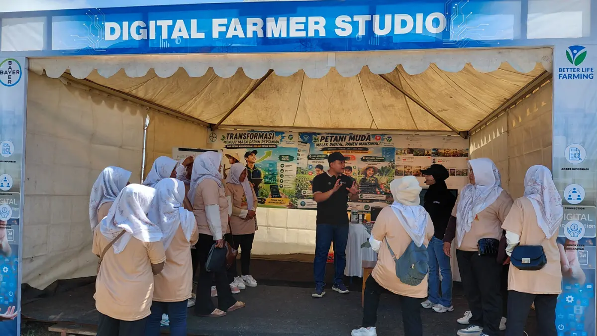 Para petani muda terlibat dalam kegiatan temu Program Bayer SATRIA.