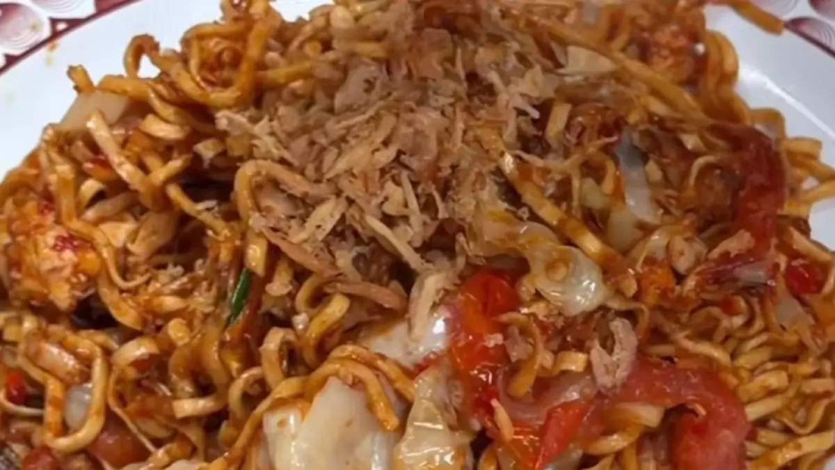 Potret mie goreng tongkol dengan cita rasa ala sarapan hotel. (Sumber: instagram.com/@willgoz) - Image