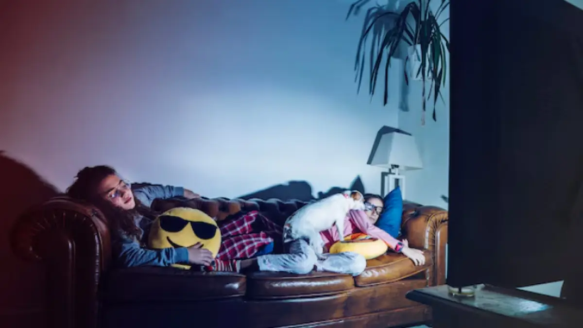 seseorang yang tidak bisa tidur tanpa suara bising./Magnific/freepik - Image