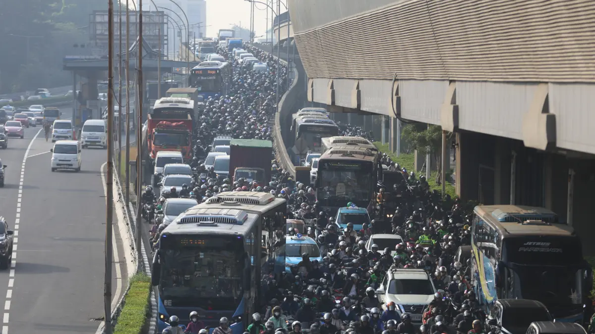 Kemacetan Lalu Lintas Jakarta Saat Jam Sibuk - Image