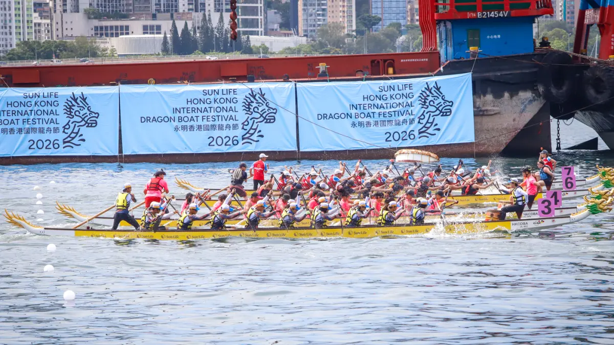 Klub Dayung Bahtera (KDB) Jakarta menembus babak semifinal nomor International Mixed Championship 500 meter pada ajang Sun Life Hong Kong International Dragon Boat Races 2026 yang digelar di Victoria Harbour, Hong Kong, Sabtu (27/6/2026). (Muhammad Hafizh