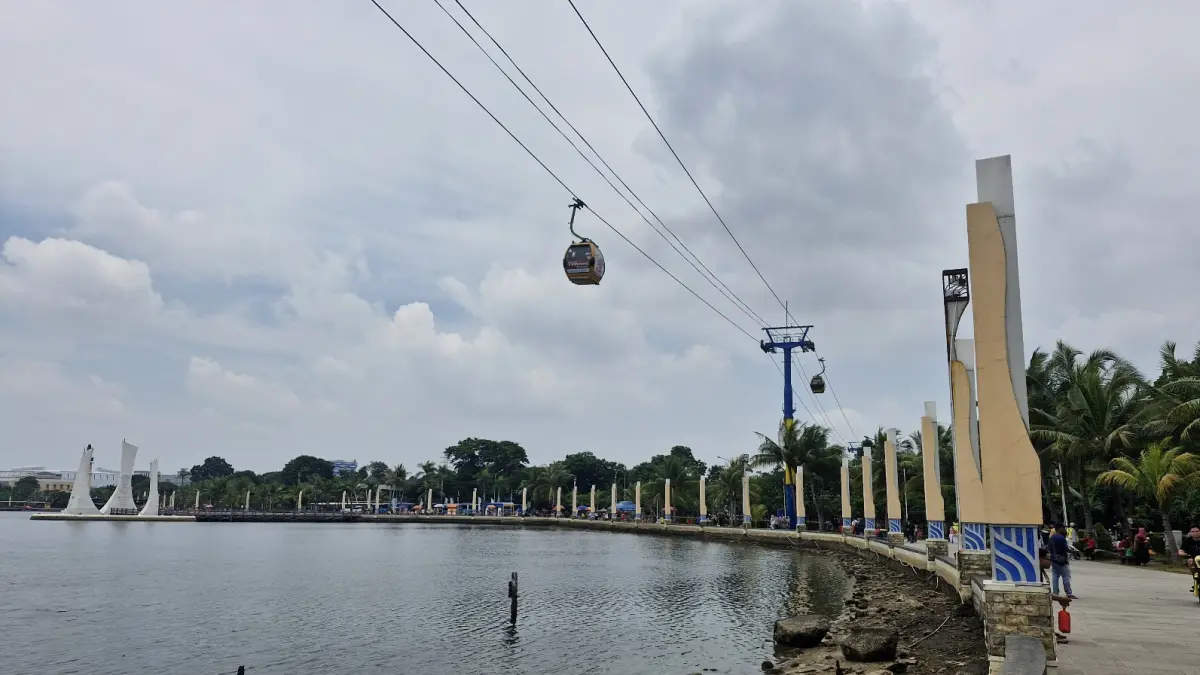 Ilustrasi kawasan wisata Pantai Ancol siap sambut wisatawan di momen libur Lebaran.(RianAlfianto/JawaPos.com) - Image