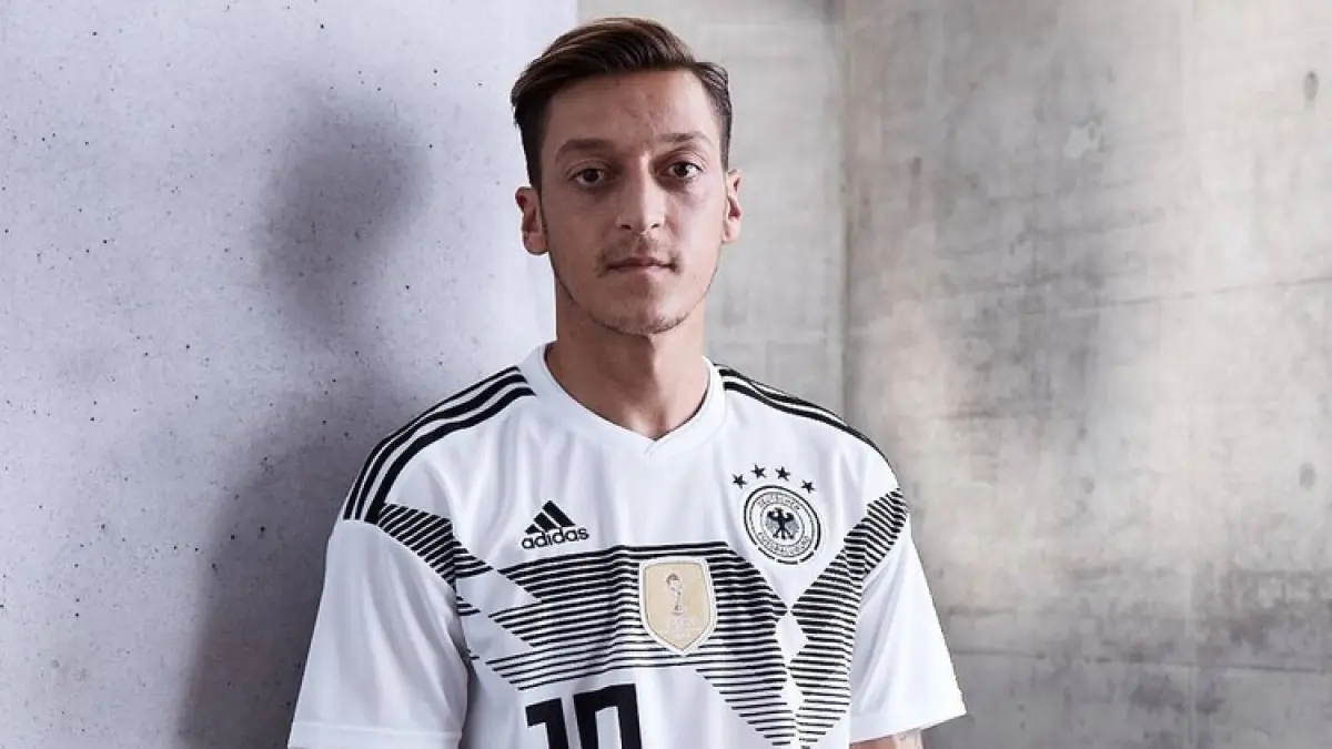 Mesut Ozil (Instagram @m10_official) - Image