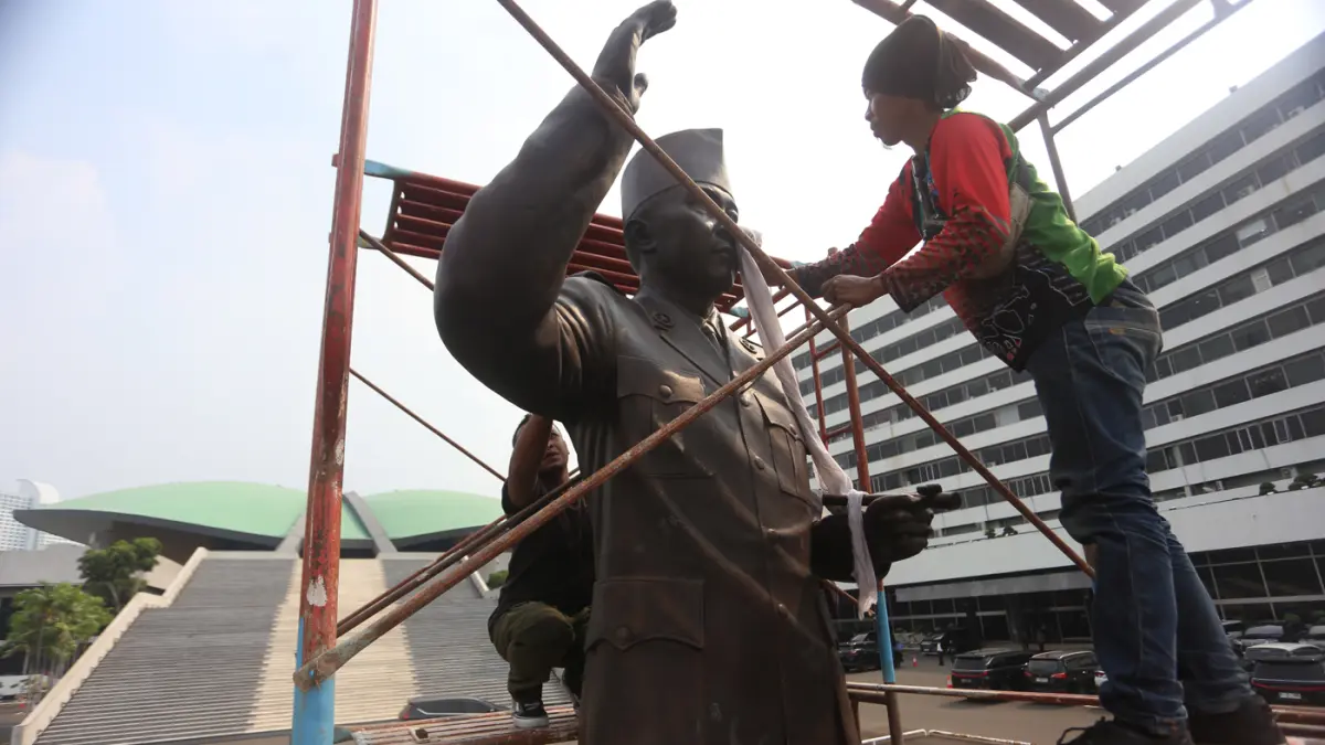 Menjelang Peringatan Hari Ulang Tahun Kemerdekaan Republik Indonesia ke 81, DPR RI berbenah dan melakukan aksi bersih-bersih. Salah satu dari aksi bersih-bersih ini, salah satunya adalah "Patung Bung Karno" Proklamator yang ada di area halaman Gedung DPR