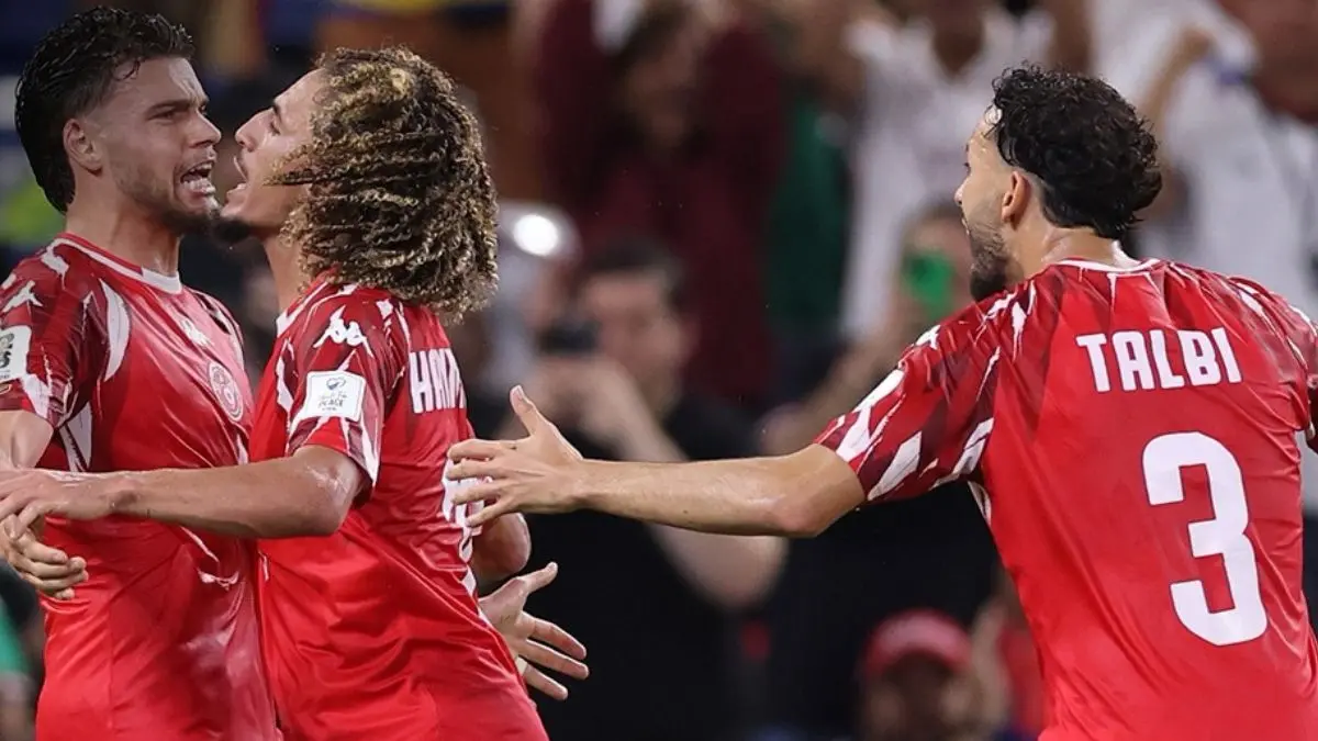 Tim nasional Tunisia diterpa laporan dugaan kasus doping setelah delapan pemain disebut positif clenbuterol yang diduga berasal dari kontaminasi makanan selama berada di Meksiko. (Instagram @gianni_infantino) - Image