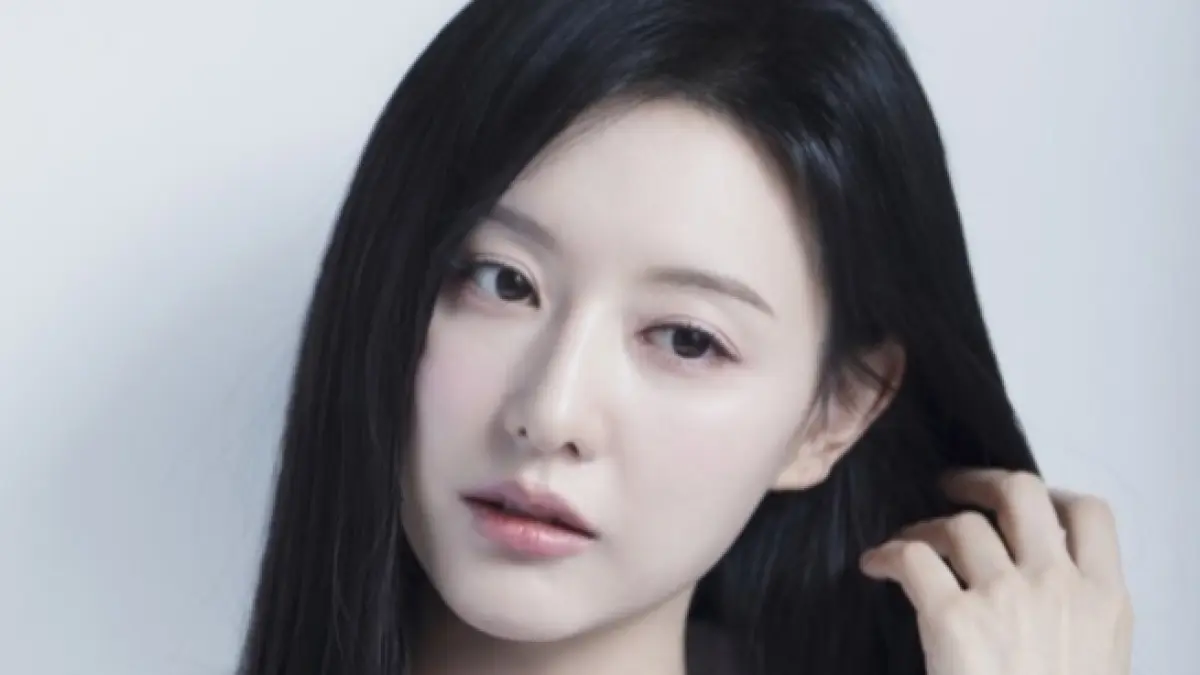 kim ji won (x @hallyuforums) - Image