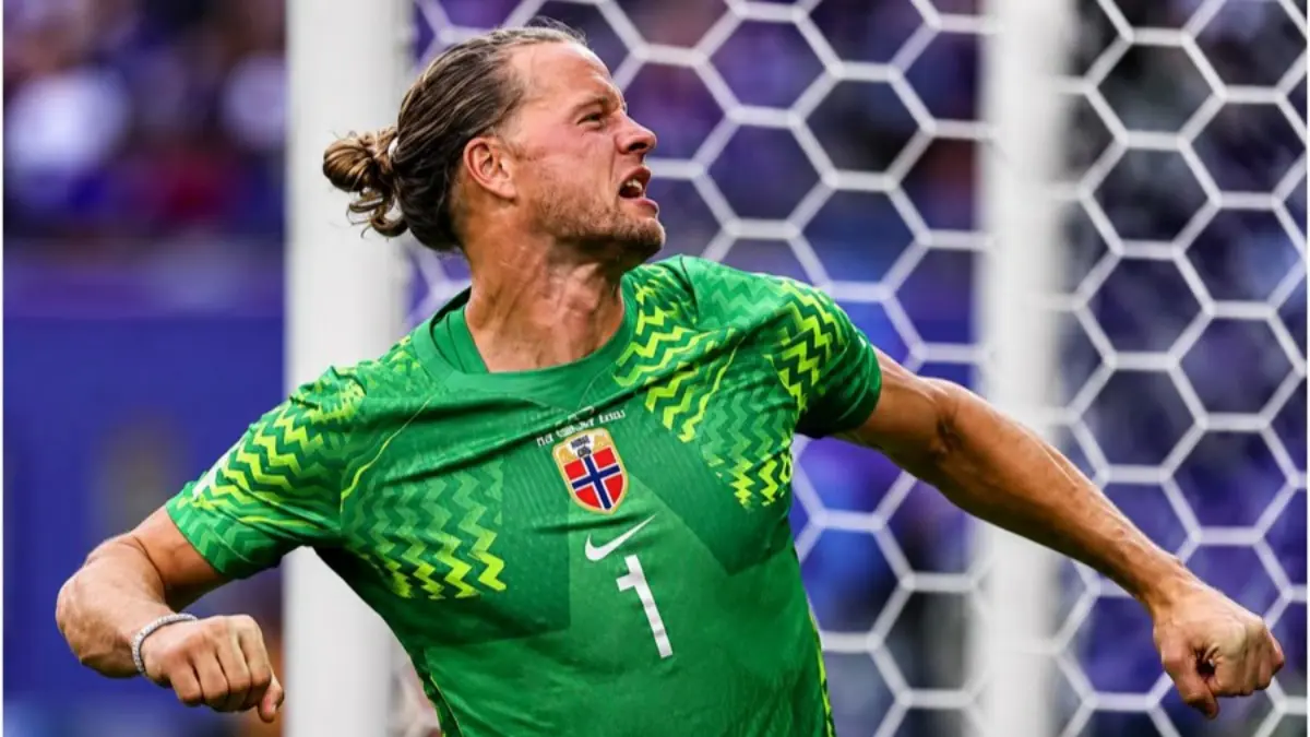 Kiper timnas Norwegia, Orjan Nyland. (FIFA) - Image