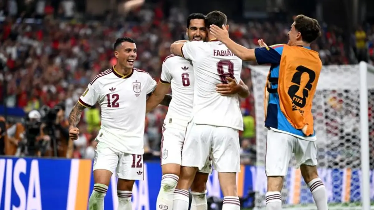 Selebrasi Mikel Merino usai cetak gol ke gawang Portugal. (FIFA) - Image