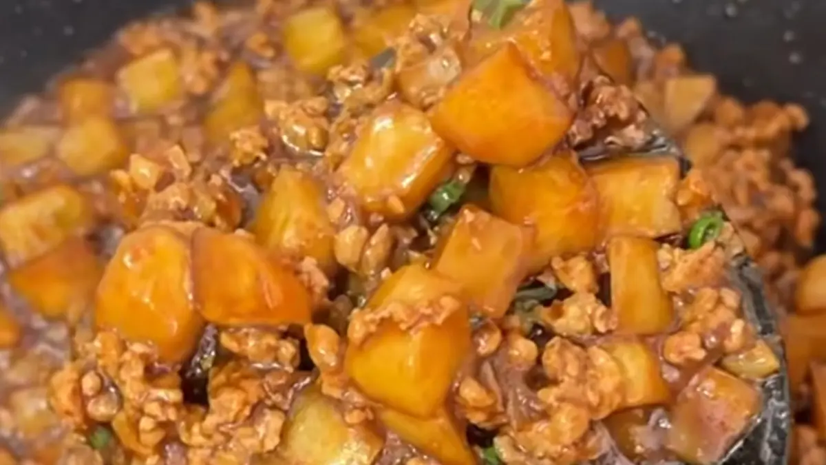 Potret minced meat with potatoes yang cocok untuk lauk makan sehari-hari (Instagram @tris.anggg) - Image