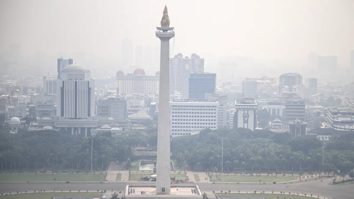 Tugu Monas dari Perpustakaan Nasional, Jakarta, Selasa (07/07/2026). (Hanung Hambara/Jawa Pos)