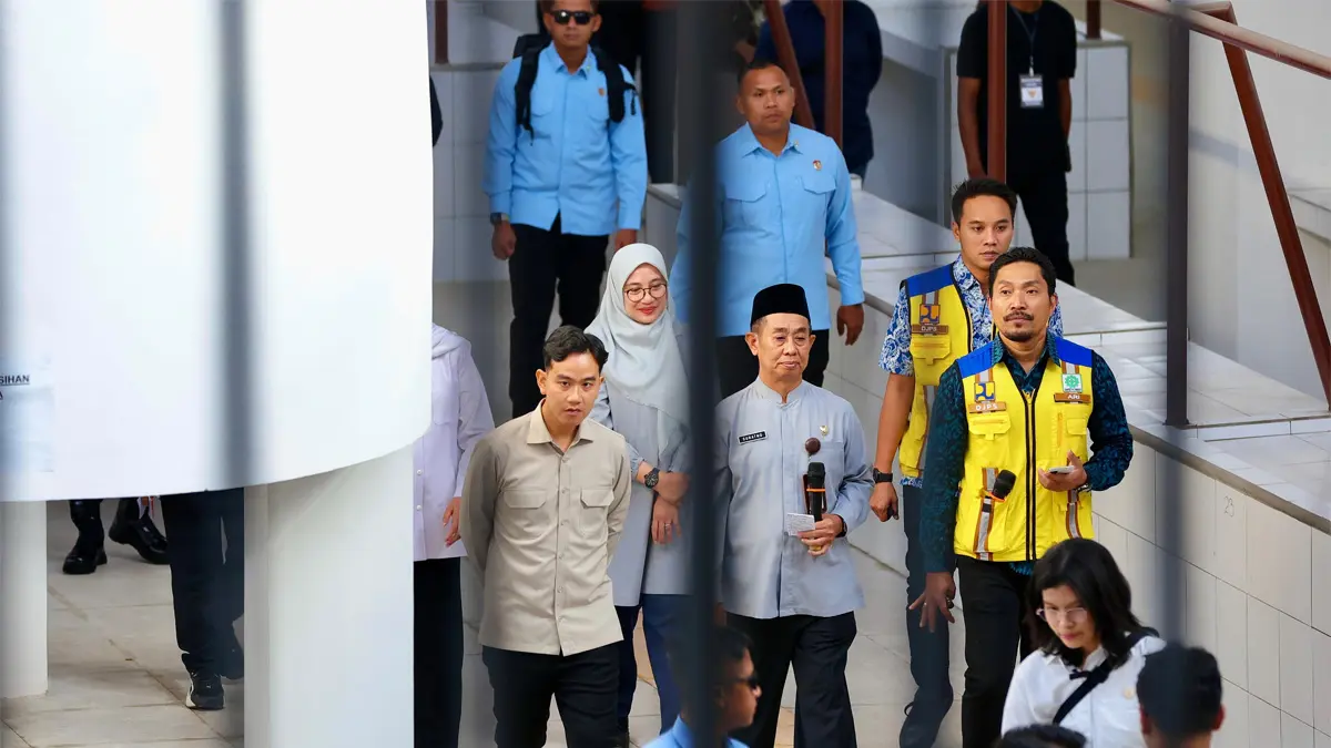 Wakil Presiden RI Gibran Rakabuming didamping Bupati Banyuwangi Ipuk Fiestiandani, Gubernur Jawa Timur Khofifah Indar Parawansa, dan para pejabat kementerian terkait melakukan kunjungan kerja ke Kabupaten Banyuwangi, Jawa Timur, Jumat (10/7/2026). (Istimewa). - Image