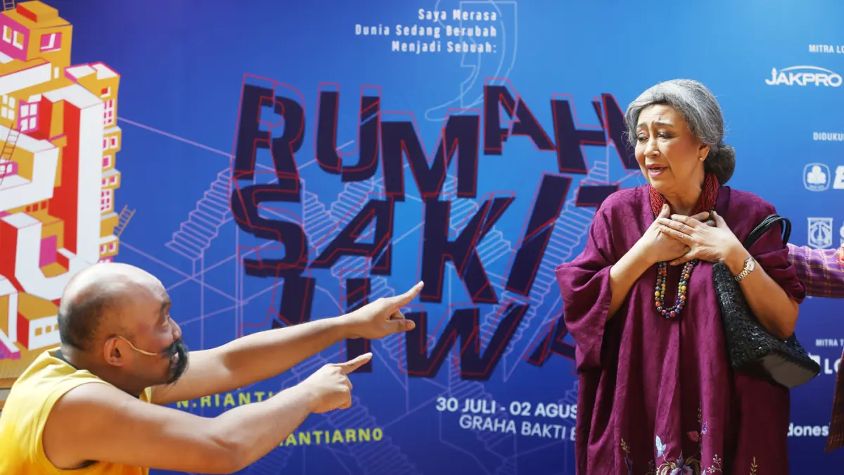 Jelang PementasanTeater Koma Rumah Sakit Jiwa - Image