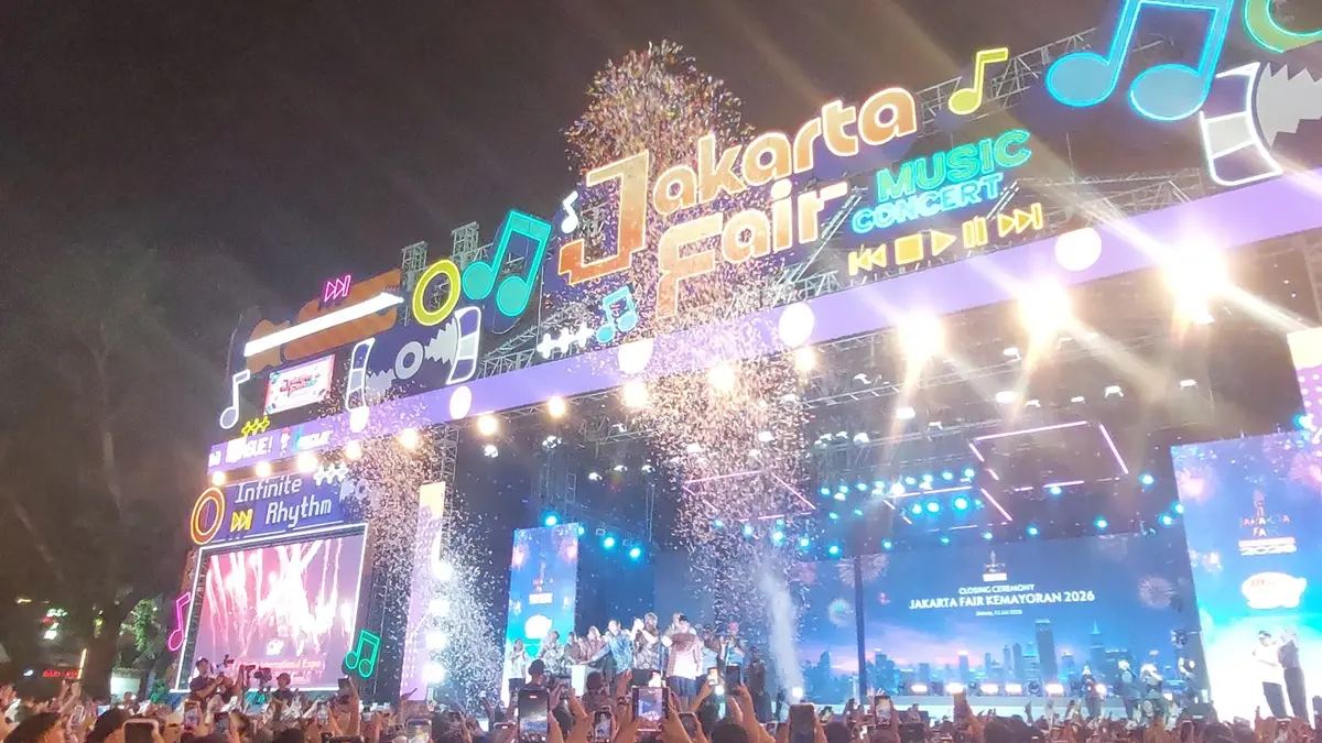 Wakil Gubernur DKI Jakarta Rano Karno dan sejumlah tamu undangan menghadiri penutupan Jakarta Fair Kemayoran (JFK) 2026, Minggu (12/7). (Ryandi Zahdomo/JawaPos.com) - Image