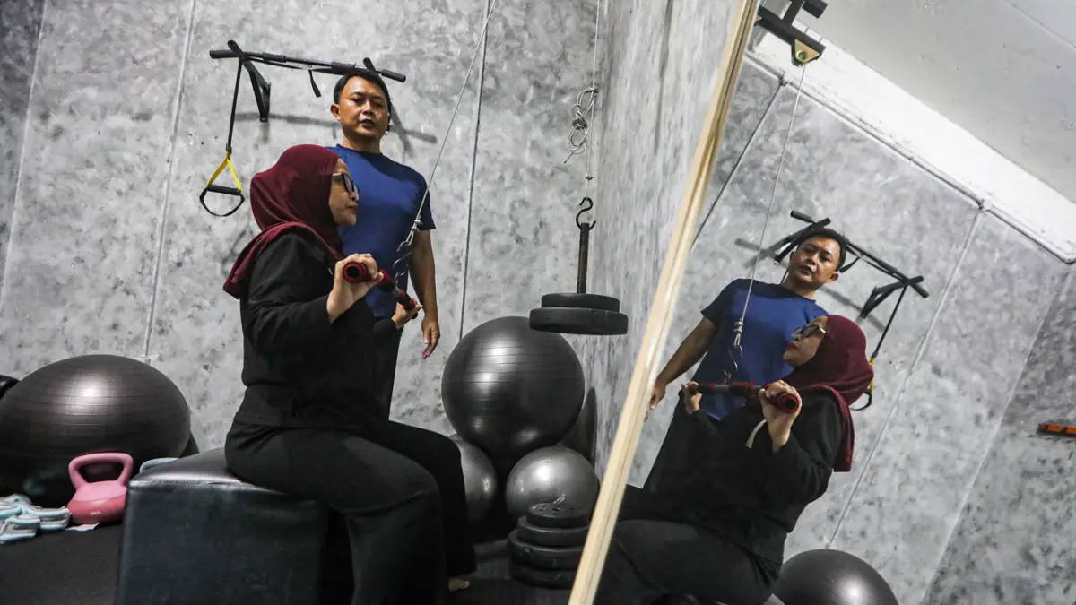 Pasien mengikuti terapi kesehatan DiTerapi Duren Tiga, Jakarta, Senin (13/7/2026). (Salman Toyibi/Jawa Pos)