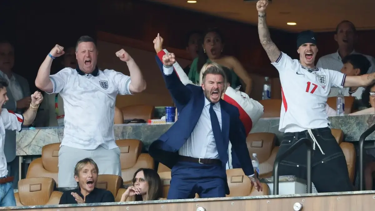 Reaksi Victoria dan David Beckham saat timnas Inggris singkirkan Norwegia di babak 8 besar piala dunia mencuri perhatian dan menjadi perbincangan di media sosial. (Istimewa) - Image