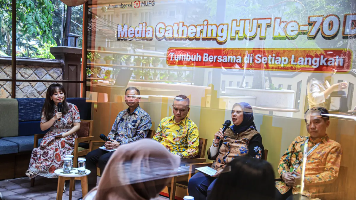 Dari kiri Chief Strategy Officer Danamon Reza Iskandar Sardjono, Consumer Funding & Wealth Business Head Danamon Ivan Jaya, Syariah Funding Business Head Danamon Merci Santi Adriani dan Chief Digital Officer Danamon Andreas Kurniawan memberikan materi saa