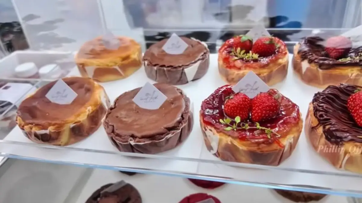 lustrasi burn cheese cake/YouTube @PhillipOfficial - Image