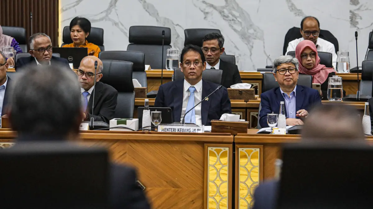 Menteri Keuangan Purbaya Yudhi Sadewa mengikuti rapat kerja dengan Banggar DPR di Kompleks Parlemen, Senayan, Jakarta, Selasa (14/7/2026). (Salman Toyibi/Jawa Pos)