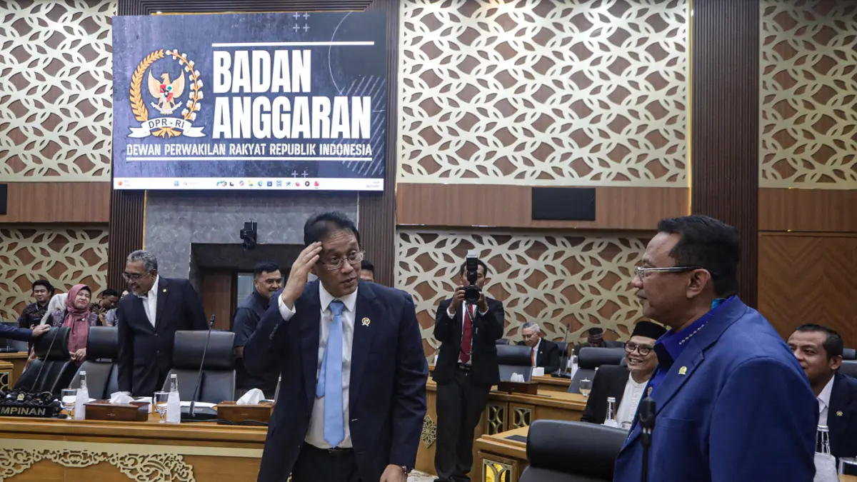 Menteri Keuangan Purbaya Yudhi Sadewa mengikuti rapat kerja dengan Banggar DPR di Kompleks Parlemen, Senayan, Jakarta, Selasa (14/7/2026). (Salman Toyibi/Jawa Pos)