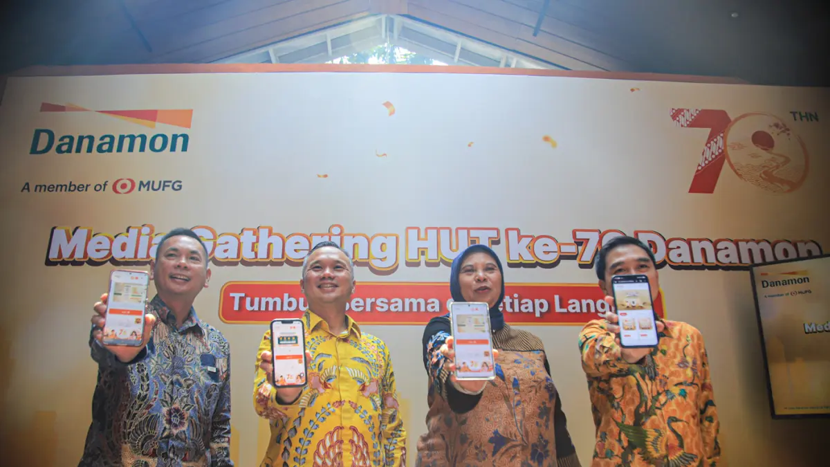 Dari kiri Chief Strategy Officer Danamon Reza Iskandar Sardjono, Consumer Funding & Wealth Business Head Danamon Ivan Jaya, Syariah Funding Business Head Danamon Merci Santi Adriani dan Chief Digital Officer Danamon Andreas Kurniawan memberikan materi saa