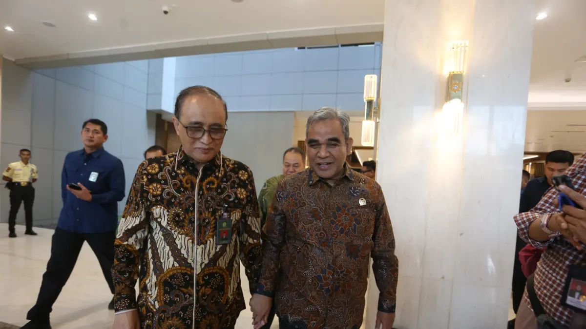 Ketua MPR Ahmad Muzani didampingi bersama Ketua Mahkamah Agung Sunarto dan para pimpinan Mahkamah Agung dan MPR RI lainnya usai pertemuan di Gedung Mahkamah Agung, Jakarta, Selasa (14/7/2026). (Dery Ridwansah/ JawaPos.com)