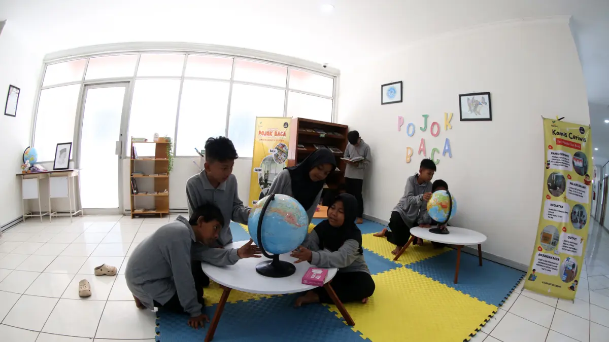 Siswa mengikuti kegiatan Masa Pengenalan Lingkungan Sekolah (MPLS) di Sekolah Rakyat, Jalan Margaguna Raya, Jakarta, Rabu (15/7/2026). (Dery Ridwansah/ JawaPos.com)